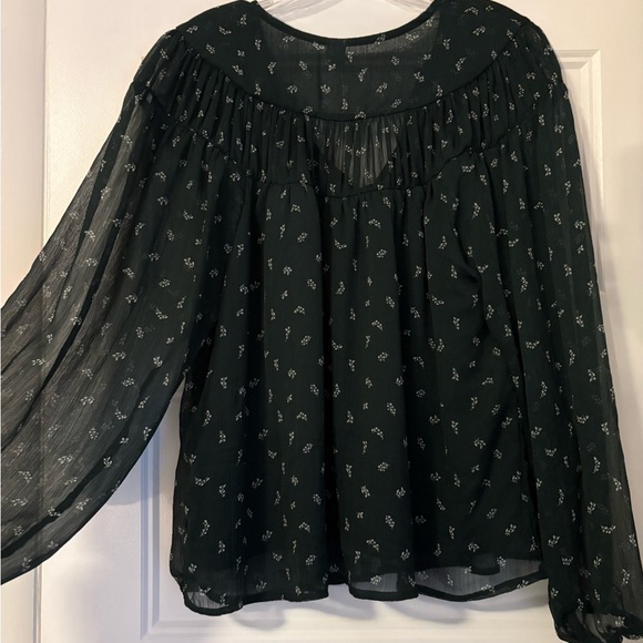 Old Navy Dark Green Floral Blouse - Picture 6 of 6